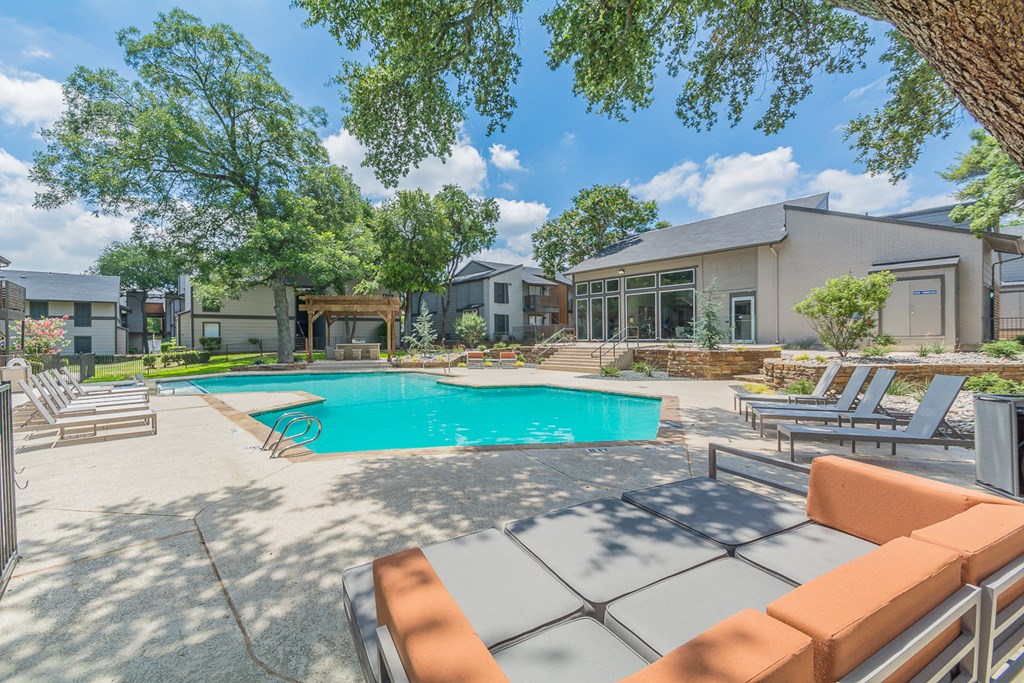 our apartments at the district feature a swimming pool and patio