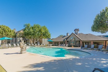 2401 E McKinney St 1-3 Beds Apartment for Rent - Photo Gallery 6