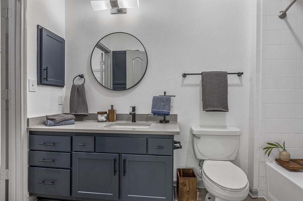 Bathroom With Bathtub at Villas at Rogers Ranch, San Antonio, 78258