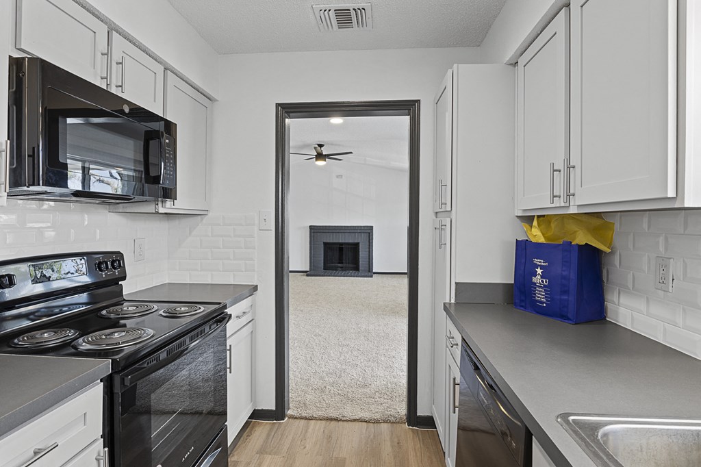 Kitchen Appliances at Tradewinds, Windcrest, 78239