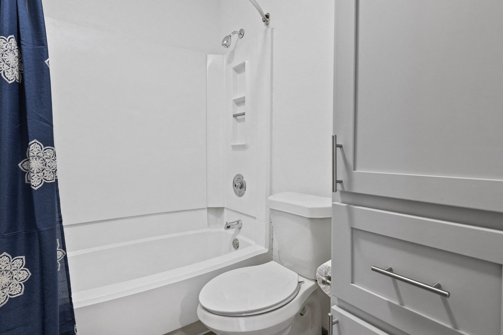 Bathroom With Bathtub at Tradewinds, Texas