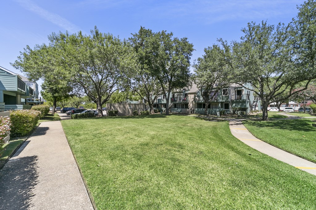 Welcome to Colinas Pointe in Irving Texas