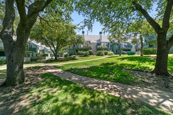 Beautiful Park Style Setting