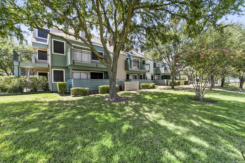 Welcome to Colinas Pointe in Irving Texas