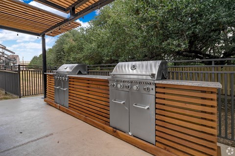 The Broadwater at Salado Creek Grill Area