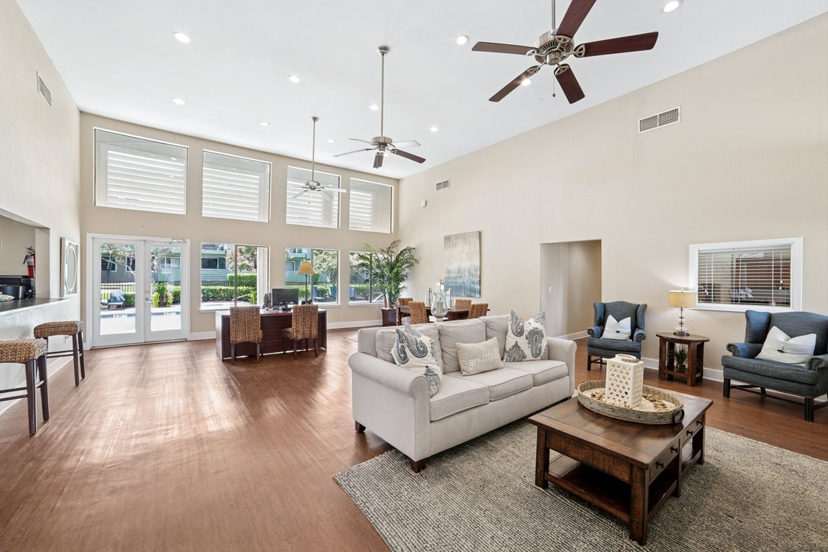 Colinas Pointe Apartments