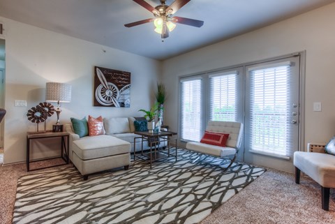 5501 Lakeview Pkwy 1-2 Beds Apartment for Rent