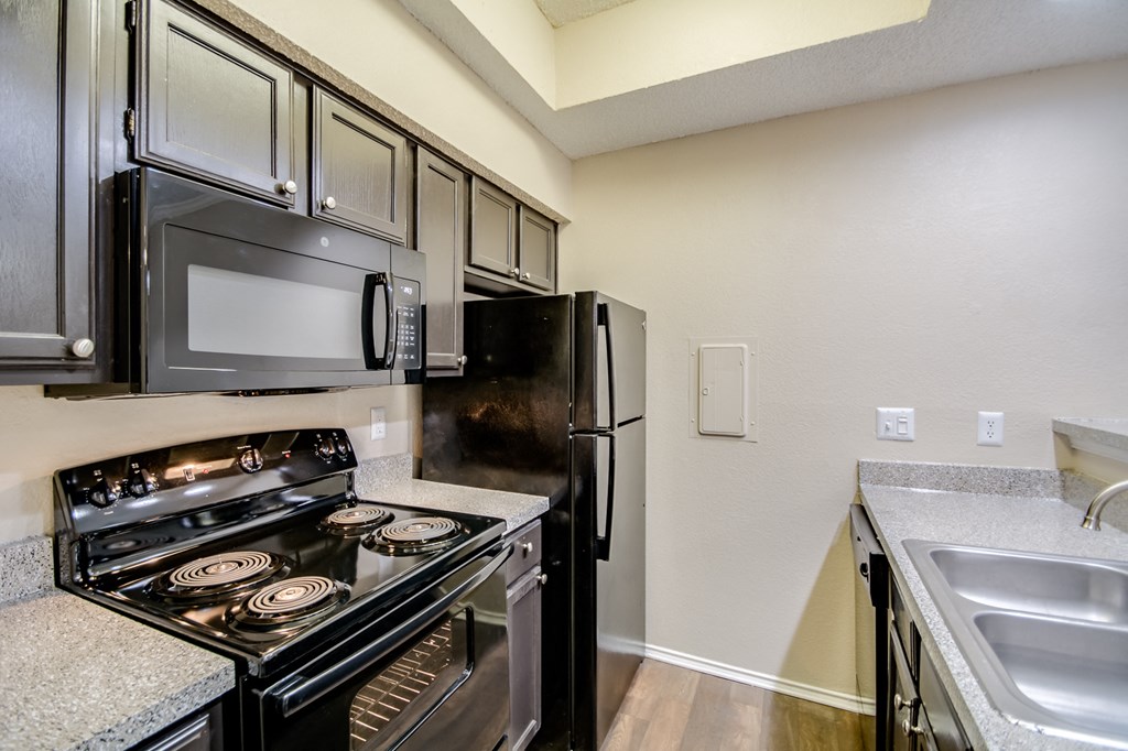 Kitchen Appliances at Woodchase, Texas, 76039