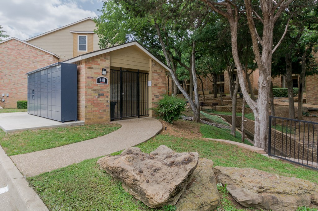 Courtyard at Woodchase, Texas