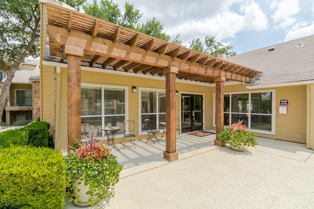 Exterior View at Woodchase, Euless, TX