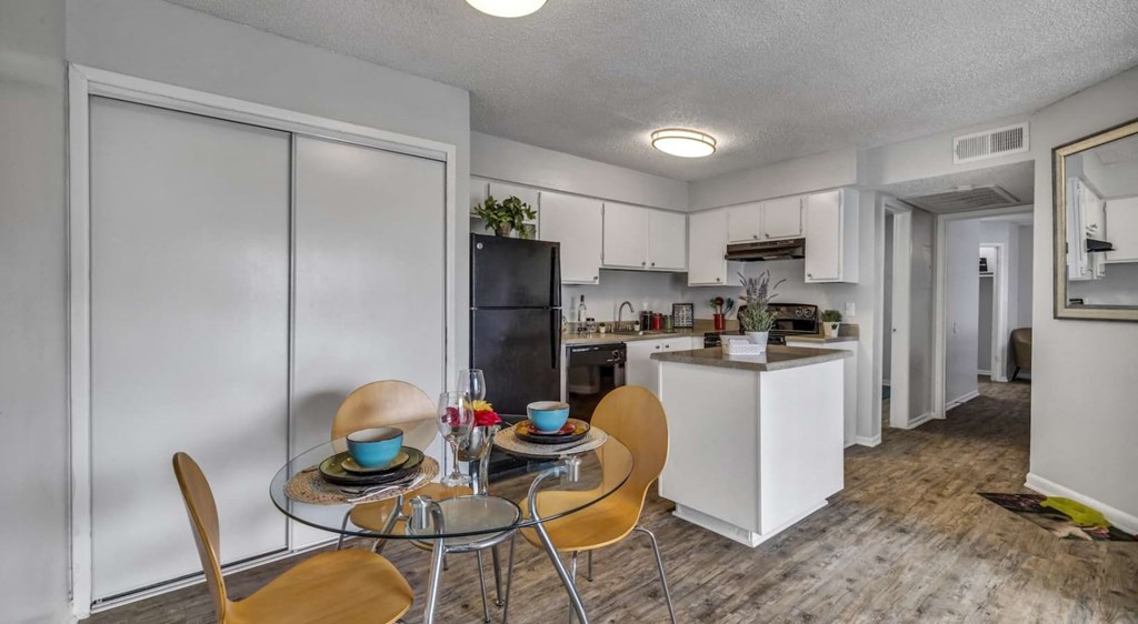 Dining And Kitchen at Viva Max, San Antonio