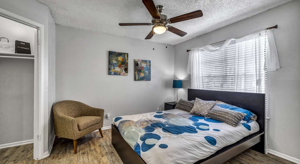 Bedroom With Ceiling Fan at Viva Max, San Antonio, TX  