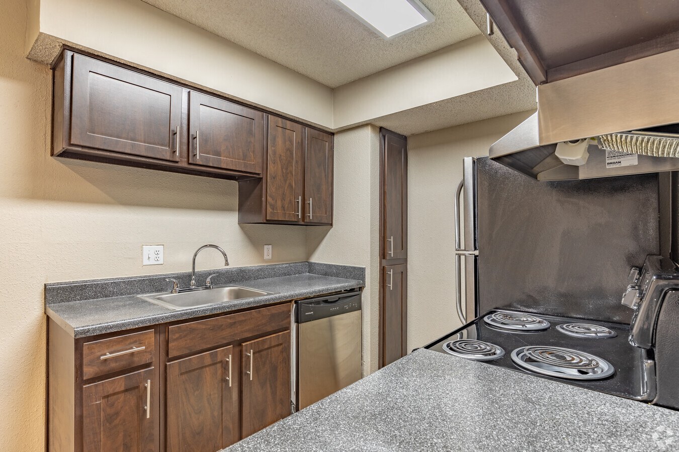 the enclave at homecoming terra vista kitchen