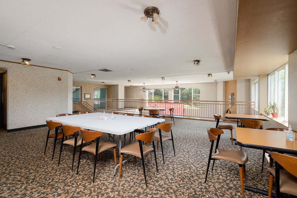 Huntington Place Apartments-Brooklyn Park