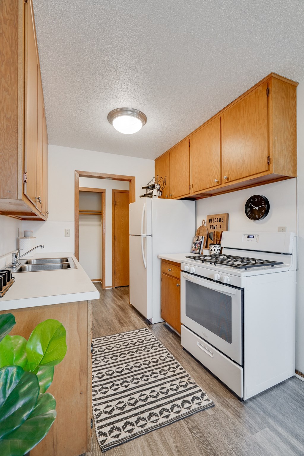 Huntington Place Apartments-Brooklyn Park