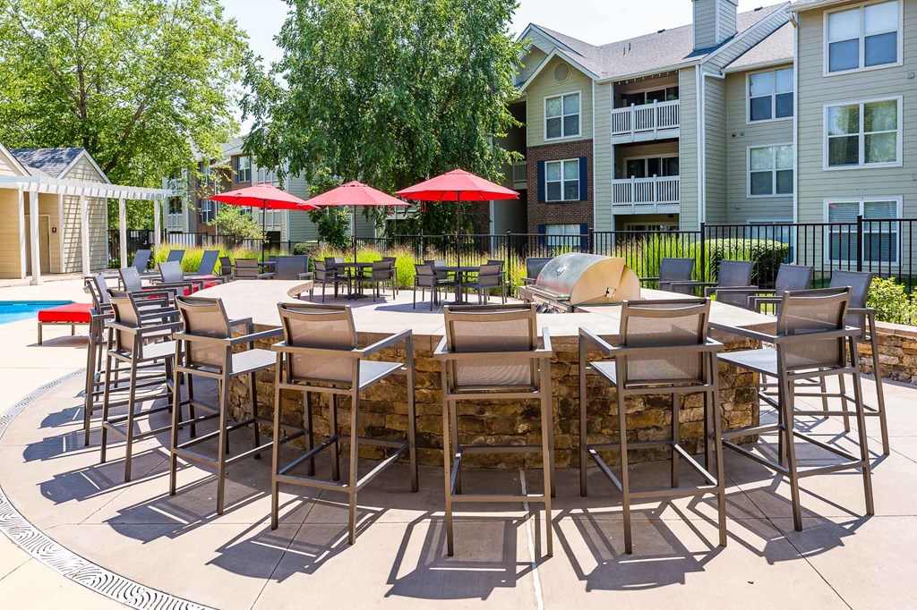 Outdoor Patio Area with Grill