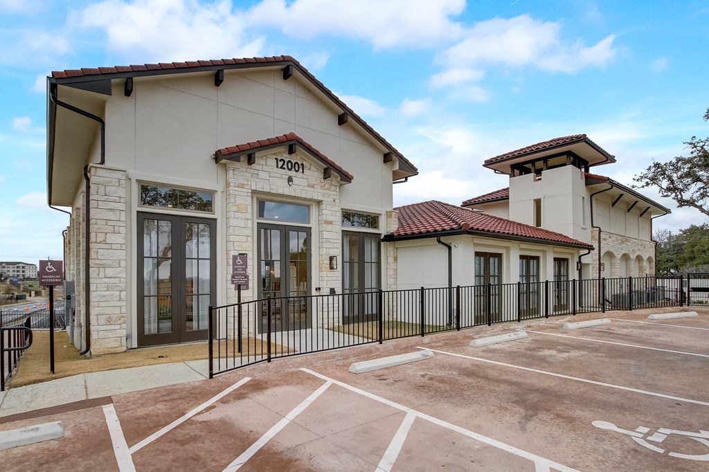 Three Hills Clubhouse in South Austin