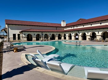 Resort-Style Pool Resort-Style Pool - Photo Gallery 6