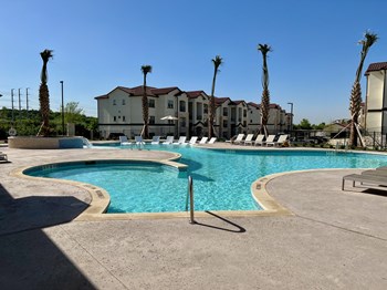 Resort-Style Pool Resort-Style Pool - Photo Gallery 5