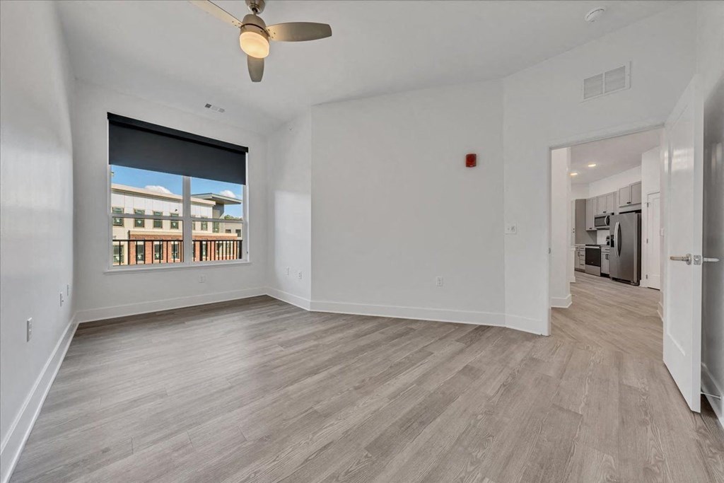 Ceiling Fan at Luxe 360 on Centerpointe, Virginia