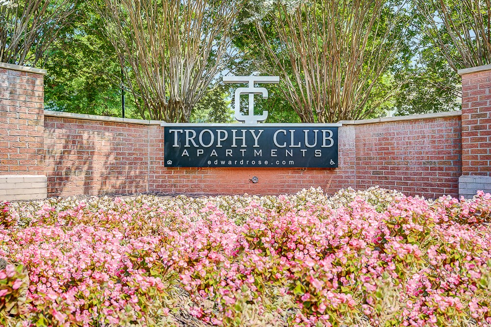 Welcoming Property Signage at Trophy Club at Bellgrade, Midlothian, 23113