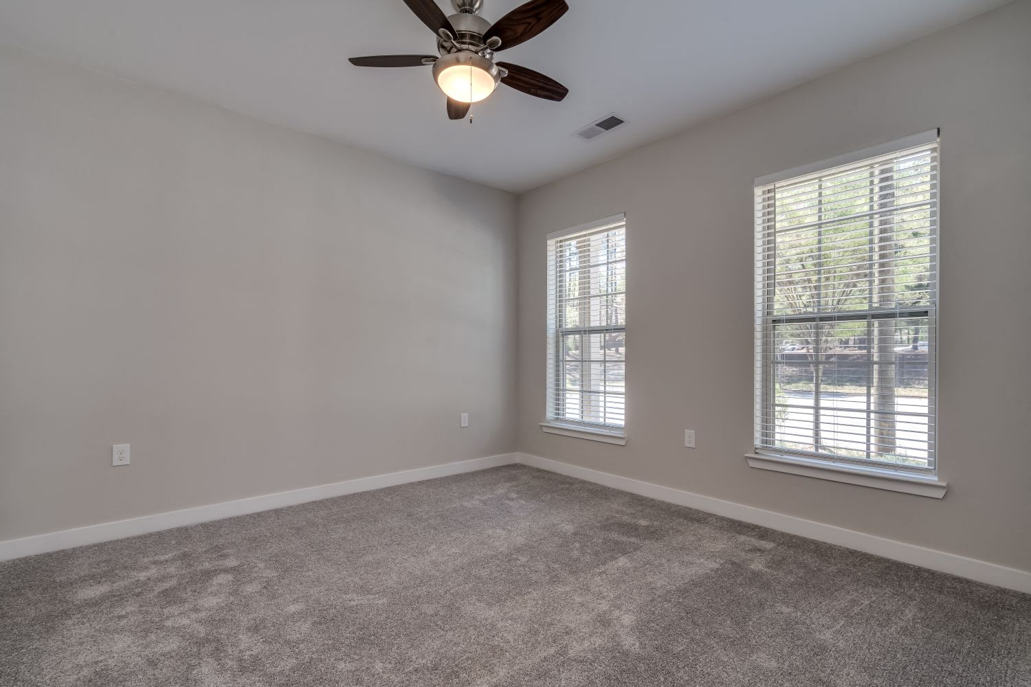 Bedroom (Luxury Floor Plan) at Emerald Creek Apartments, Greenville