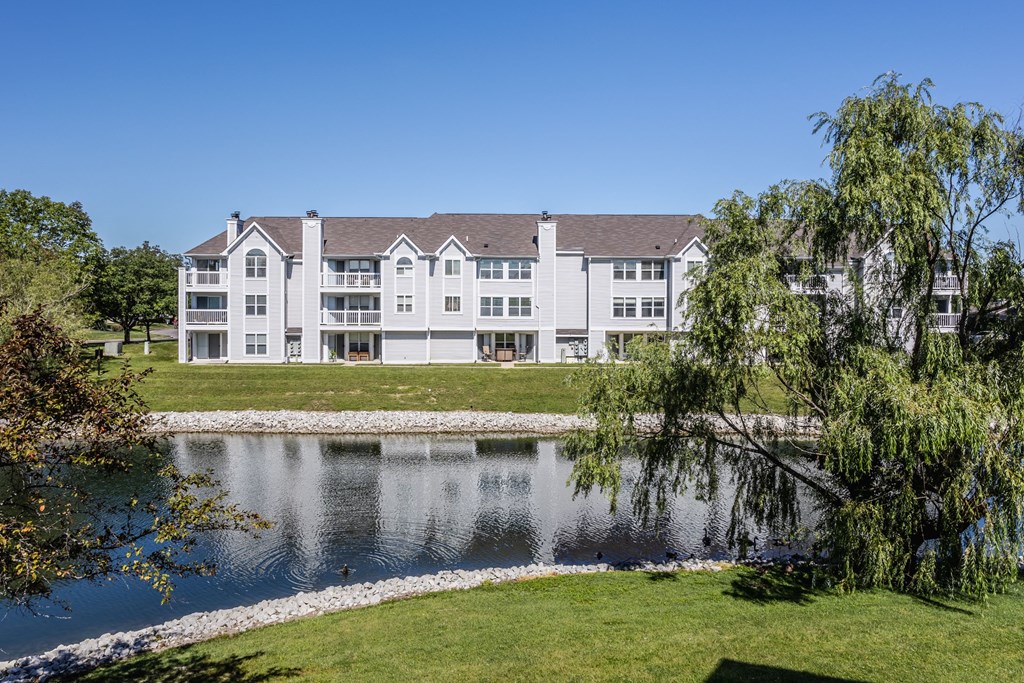 Beautiful Lake at Sundance Apartments in Indianapolis, Indiana