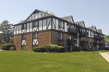 Premier Apartment Community at Briarwood Apartments, Benton Harbor, MI, 49022