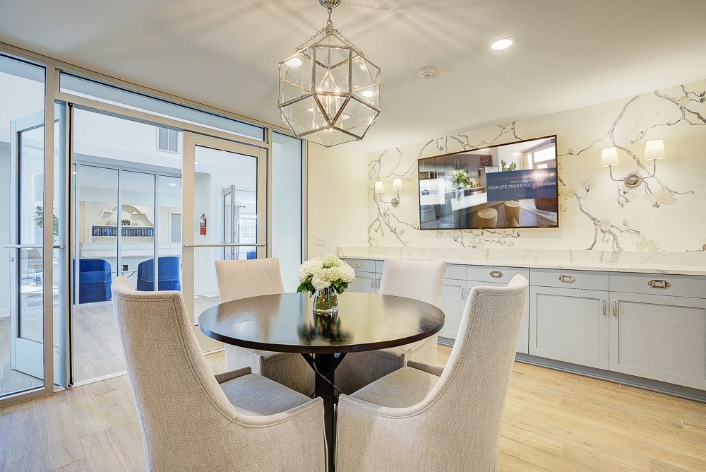 Restaurant Style Dining Room at Sunscape Apartments, Roanoke