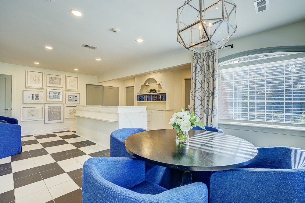Beautiful Bright Bedroom With Wide Windows at Sunscape Apartments, Virginia, 24018