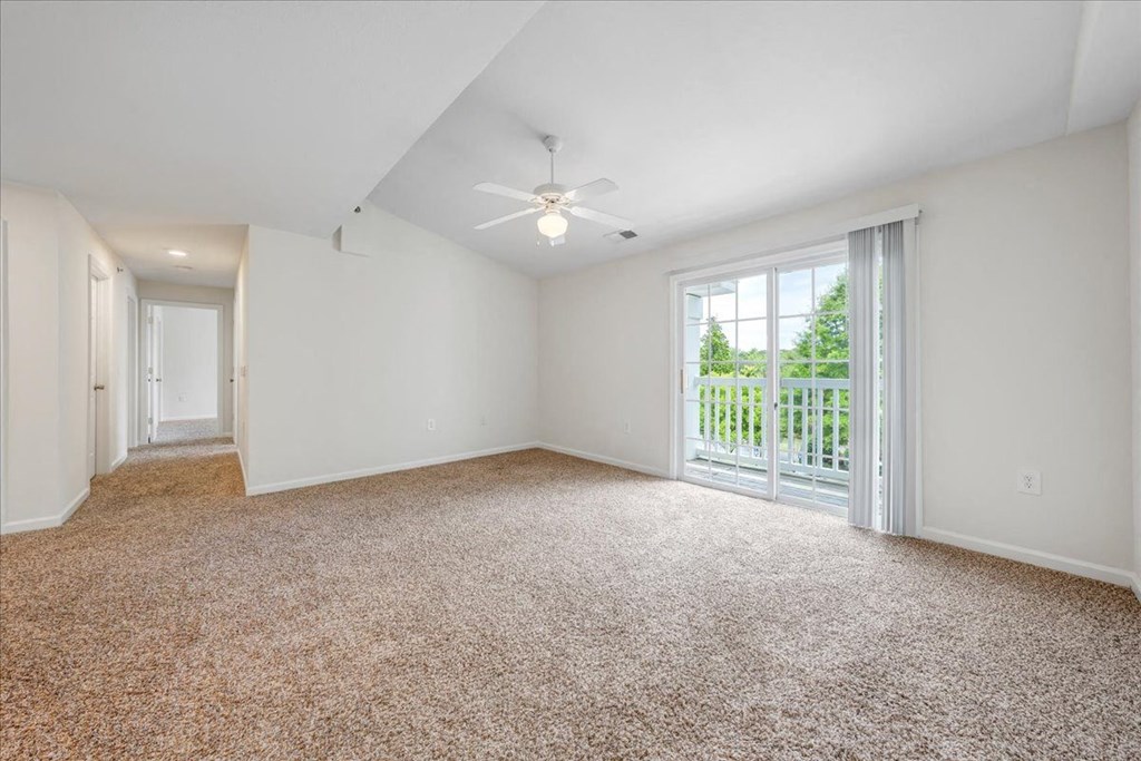 Vaulted High Ceilings at Enclave Apartments