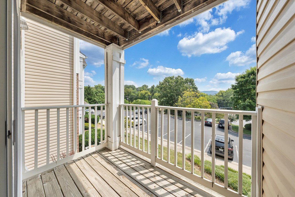 additional photo for property listing at escape at Sunscape Apartments, Roanoke, VA, 24018