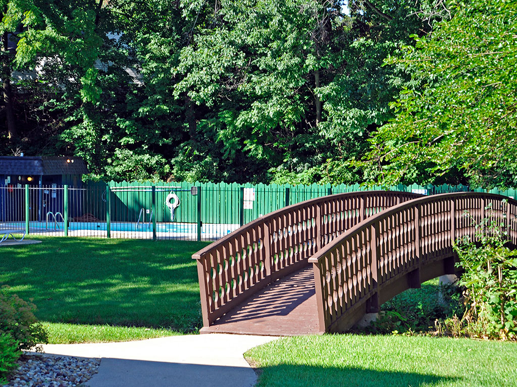 Lush Green Grounds at Timberbrook Apartments, Peoria, Illinois
