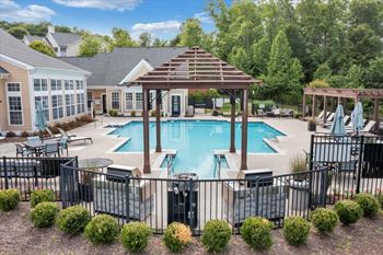 outdoor grilling station at Enclave Apartments, Midlothian, 23114