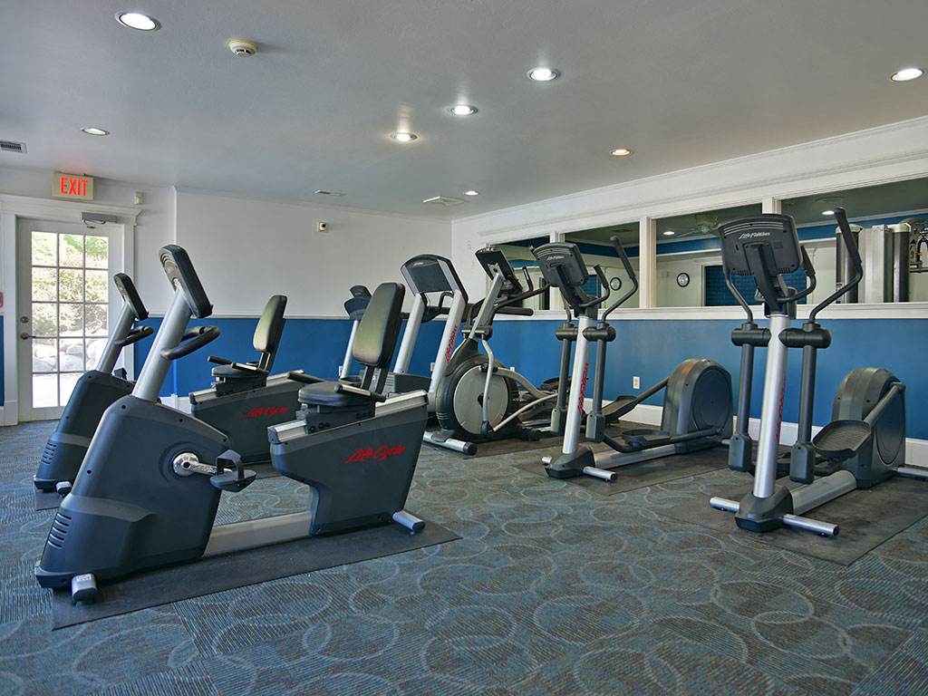 Convenient 24/7 fitness center