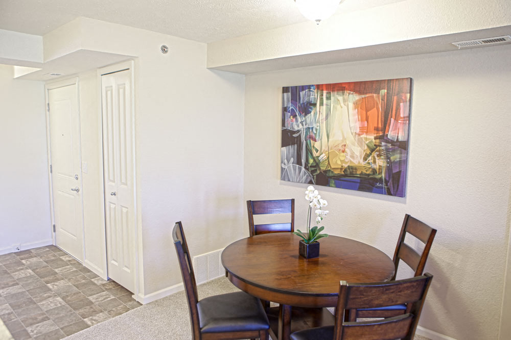Defined Dining Space at Andover Pointe Apartment Homes, La Vista, Nebraska