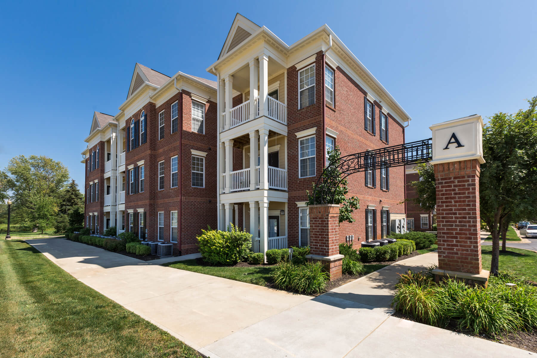Building Exterior View at Alexandria of Carmel Apartments, Carmel, 46032