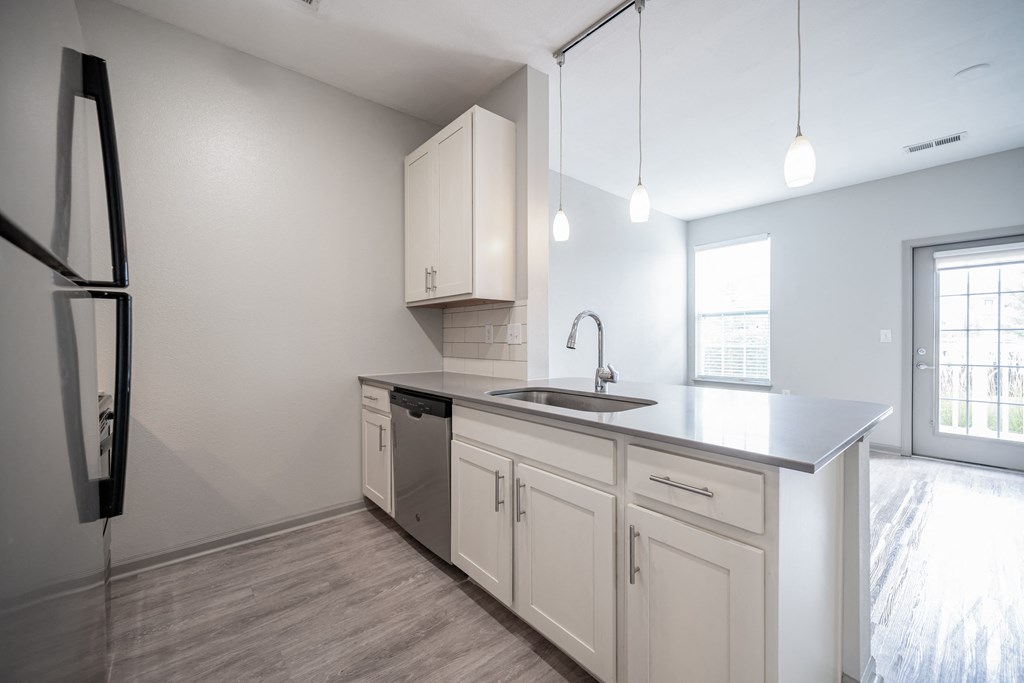 Kitchen Unit at The Avenue at Polaris Apartments, Columbus, Ohio