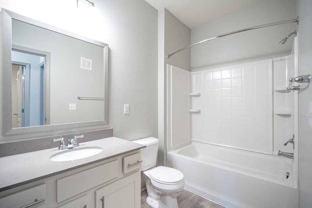 Bathroom With Bathtub at The Avenue at Polaris Apartments, Columbus
