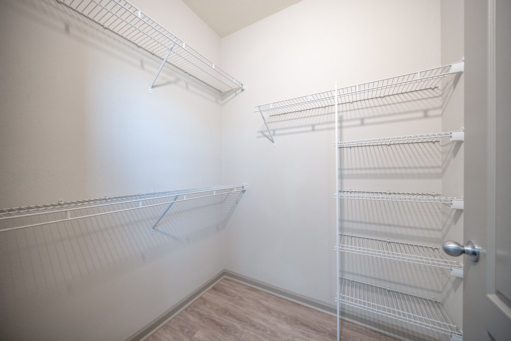 Closet at The Avenue at Polaris Apartments, Ohio