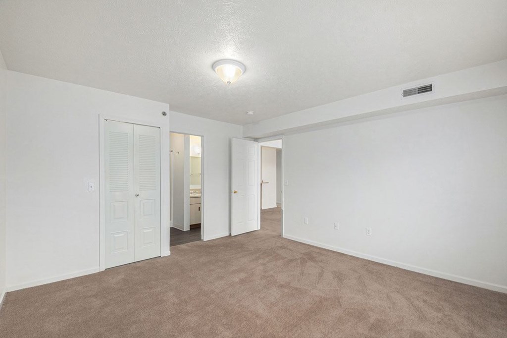 Primary bedroom with ensuite  at Black Sand Apartment Homes, Nebraska