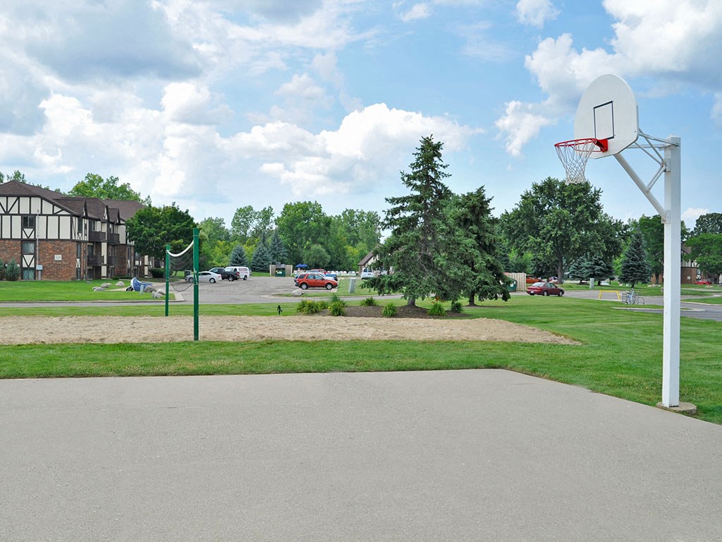 Outdoor Basketball Court at Charter Oaks Apartments, Michigan