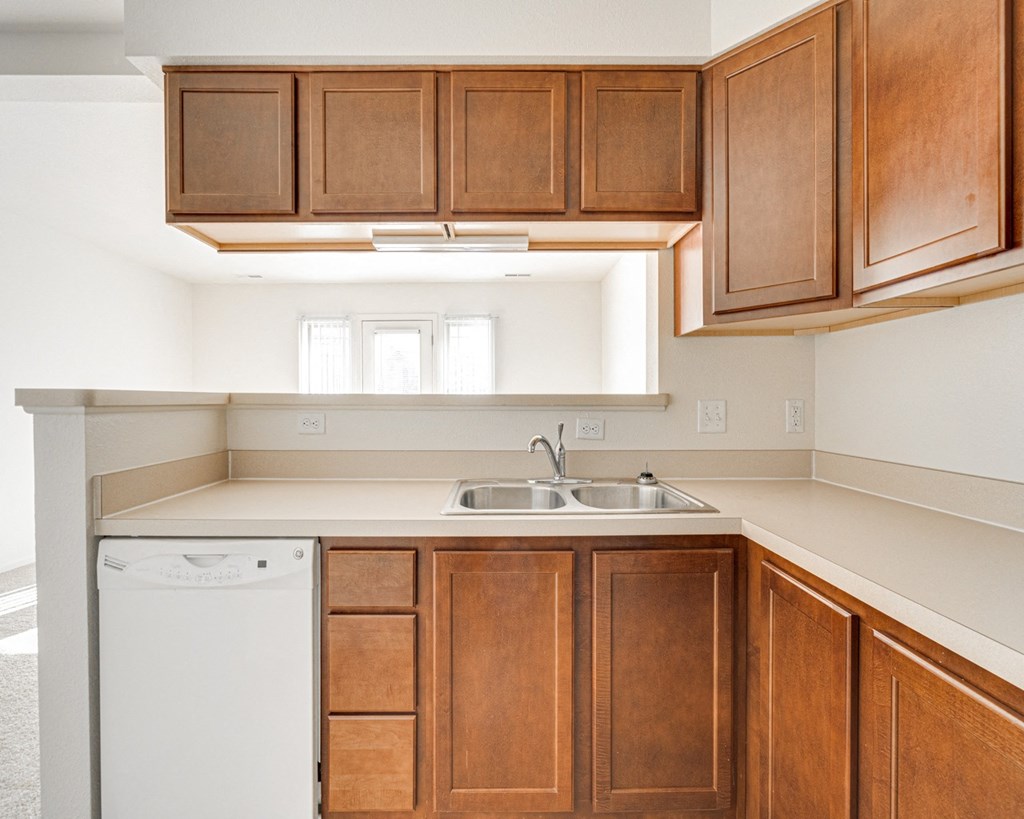 Buttercup Layout Model L-Shape Kitchen at The Harbours Apartments, Clinton Township 48038