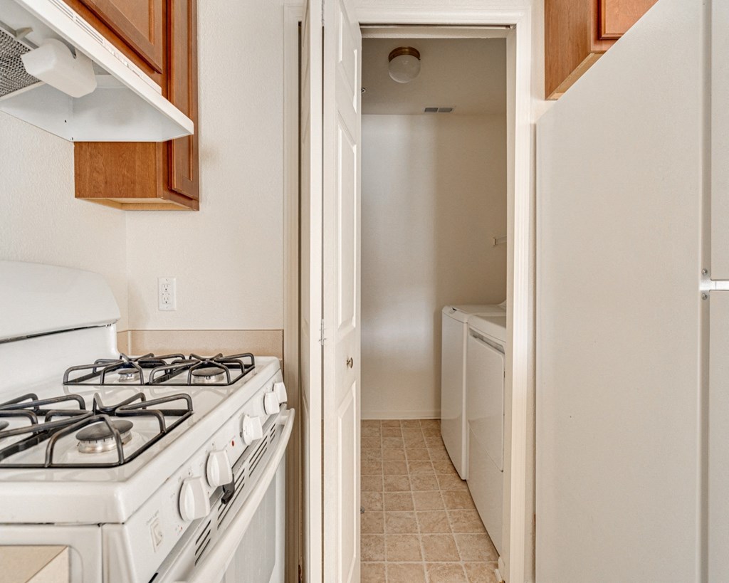 Buttercup Layout Kitchen Model at The Harbours Apartments, Michigan