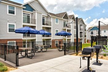 Grilling Stations at Chase Creek Apartment Homes in Huntsville, AL 35811