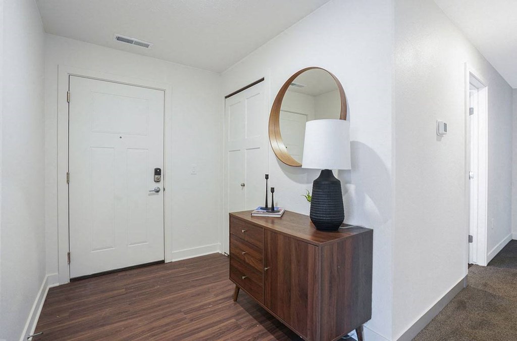 Entry Foyer with Closet at Meadowbrooke Apartment Homes in Kentwood, MI 49512