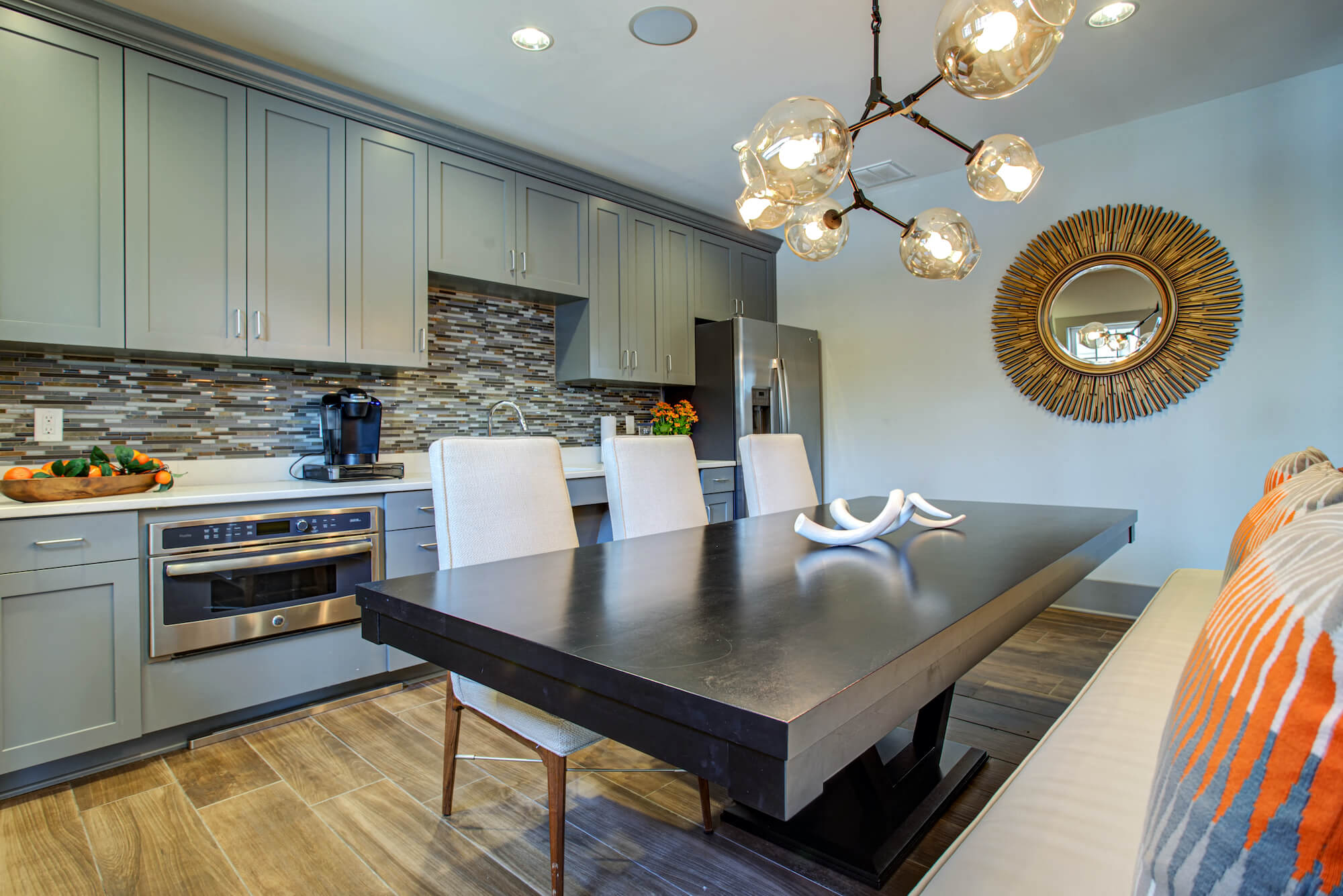 Clubhouse Dining And Entertainment Space at River Crossing Apartments, Missouri, 63303