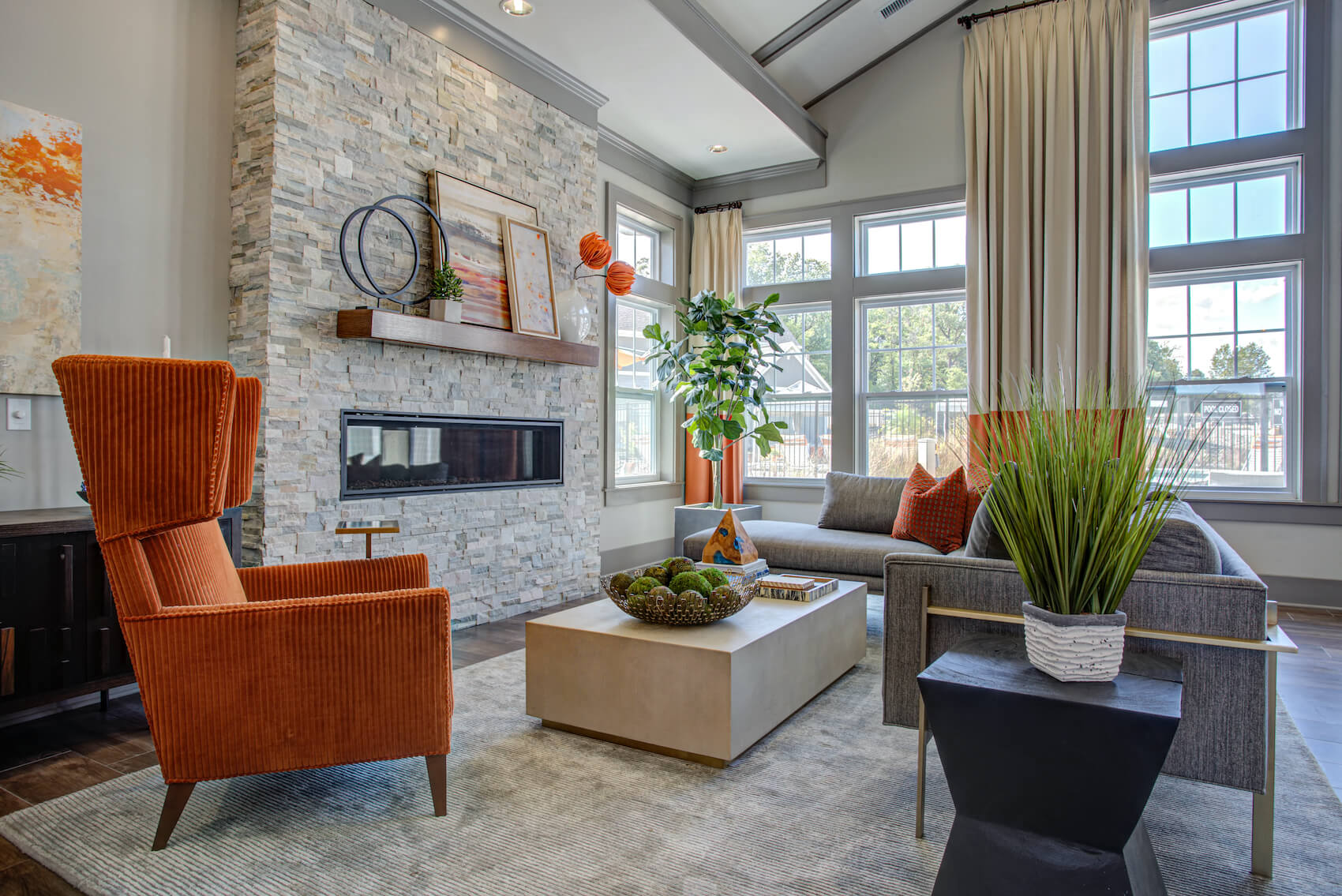 Fireplace Sitting Area In Clubroom at River Crossing Apartments, St. Charles, MO, 63303
