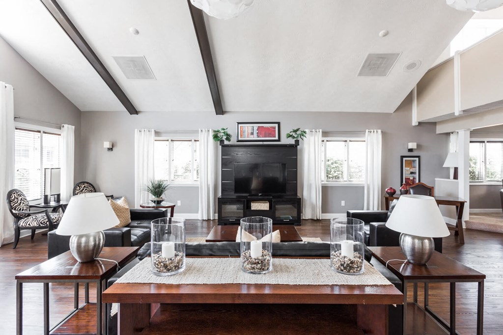 Common Lounge Area at Autumn Woods Apartments, Miamisburg, Ohio