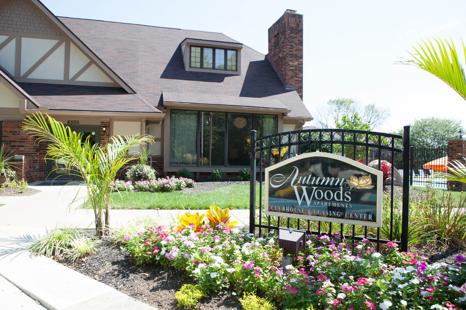 Clubhouse and Leasing Center Exterior at Autumn Woods Apartments, Miamisburg, OH, 45342